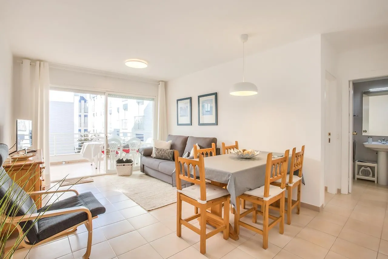 Lets Holidays White Apartment With Terrace, Ac & Parking, Near Beach Tossa de Mar Espanha